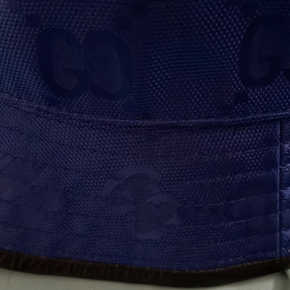 Gucci Off The Grid bucket hat
Style: 627115 4HK79 4360
Size: L 
$ 530.00 - Picture 8 of 9